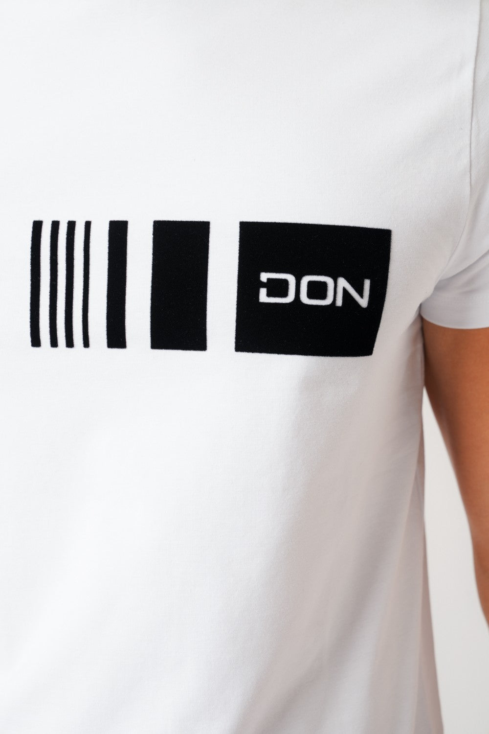 SUEDE BARCODE WHITE T-SHIRT